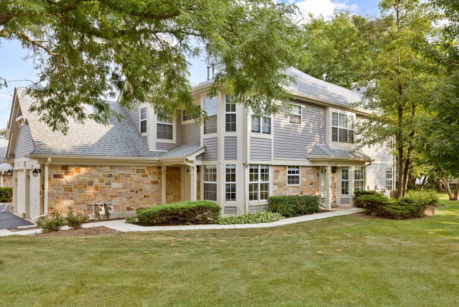 Property Photo: 2814 Belle Lane 2814 IL 60193