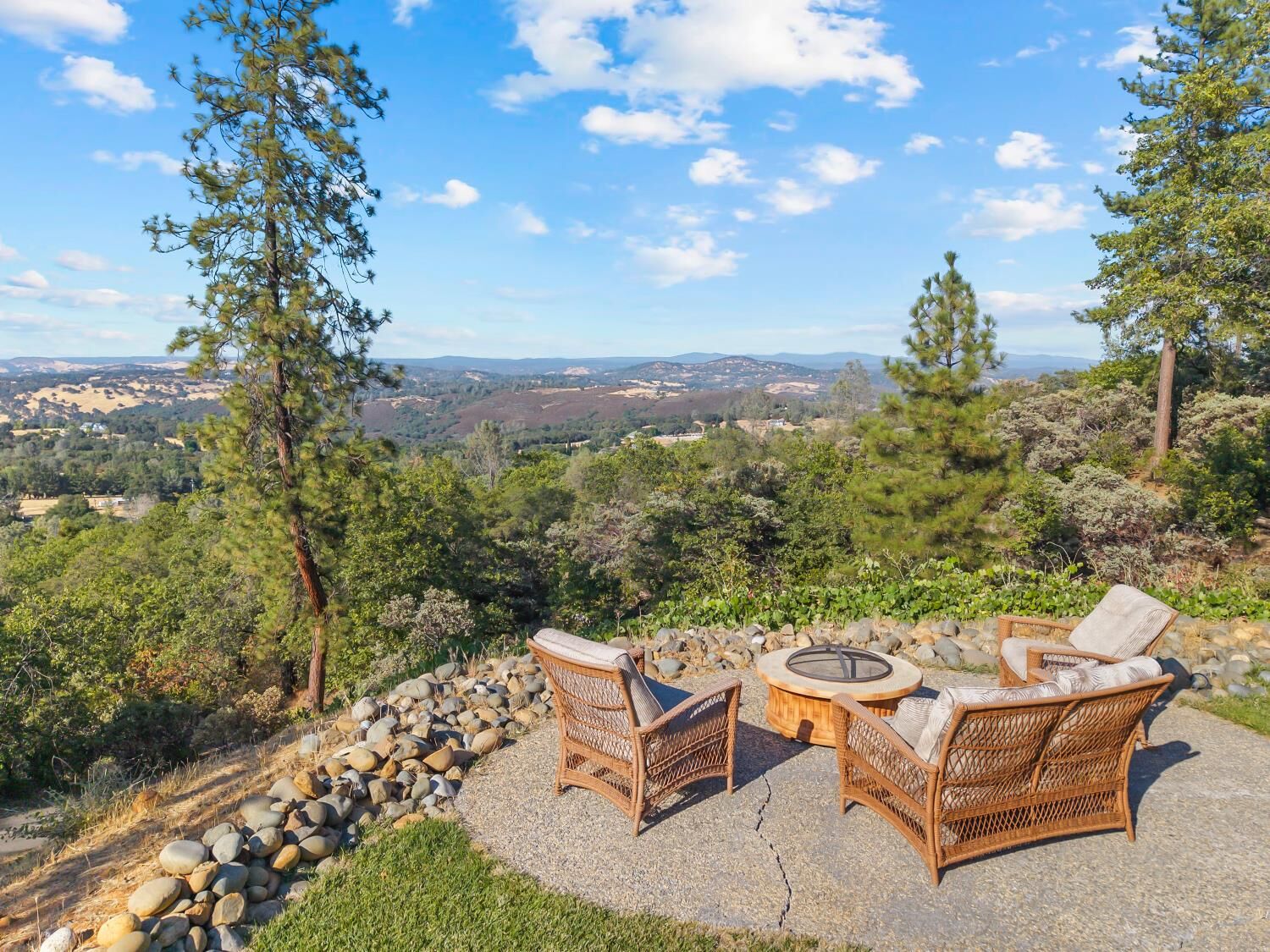 Property Photo: 3472 See View Court CA 95672