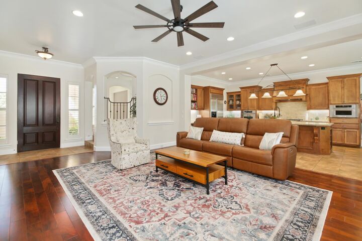 Property Photo: 1860 Park Oak Drive CA 95661
