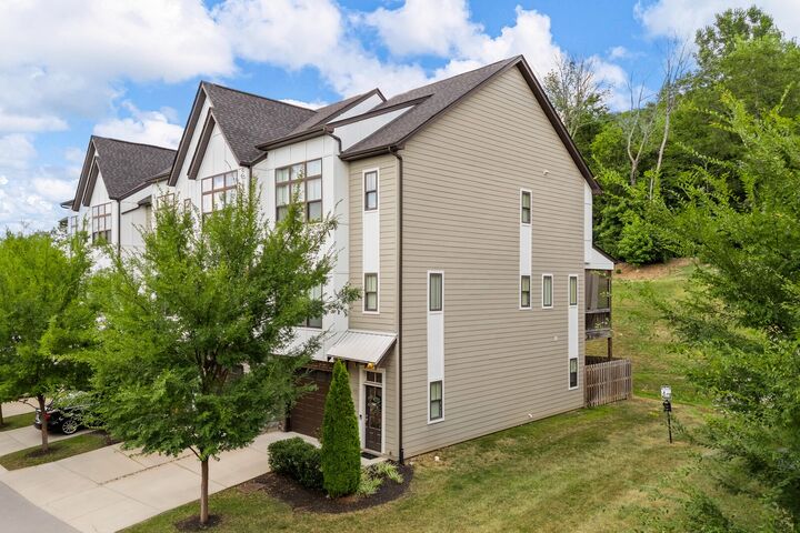 Property Photo:  173 Stonecrest Dr  TN 37209 