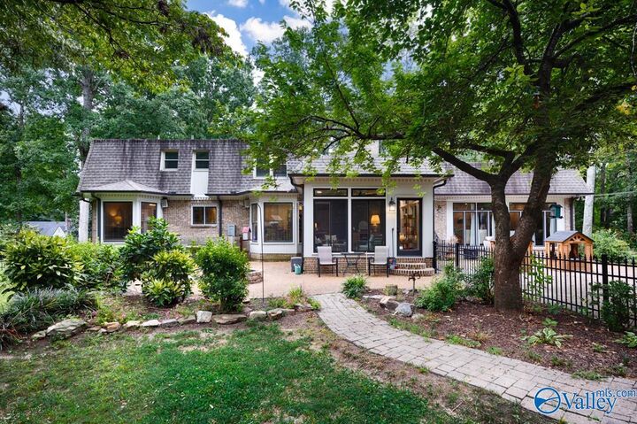 Property Photo:  102 Willow Street  AL 35613 