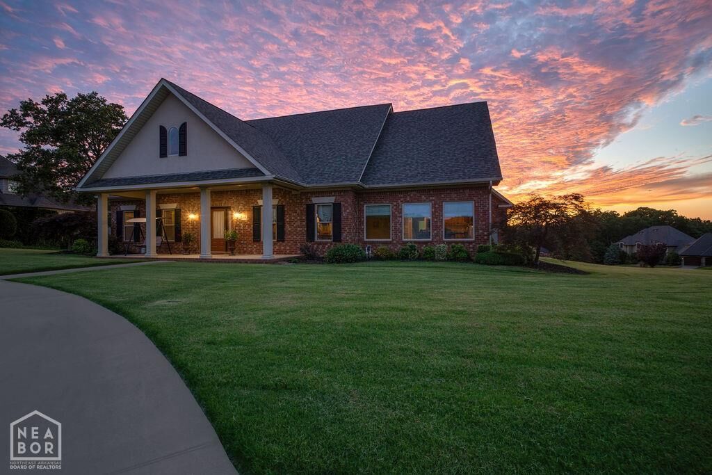 Property Photo: 4301 Woodcrest Drive AR 72404