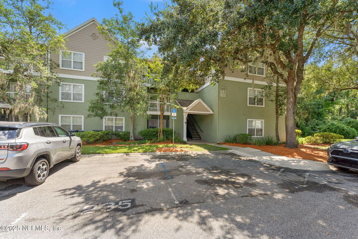 Property Photo: 7701 Timberlin Park Boulevard 826 FL 32256