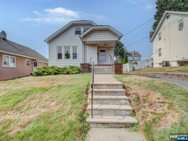25 Orchard Street  Nutley NJ 07110 photo