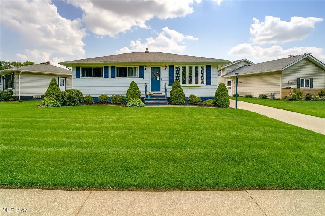 Property Photo:  19207 Davinwood Drive  OH 44135 