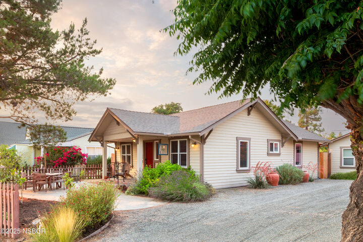 Property Photo: 1665 Laurel Avenue CA 93463