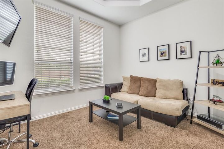 Property Photo: 10308 Barbuda Trail TX 76244