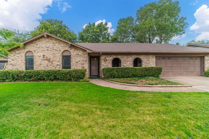 2121 Stonegate Drive N  Bedford TX 76021 photo