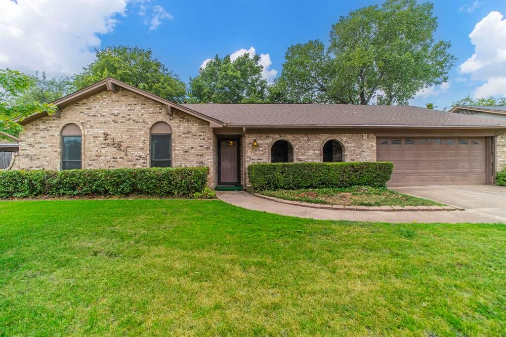 Photo de la propriété: 2121 Stonegate Drive N TX 76021