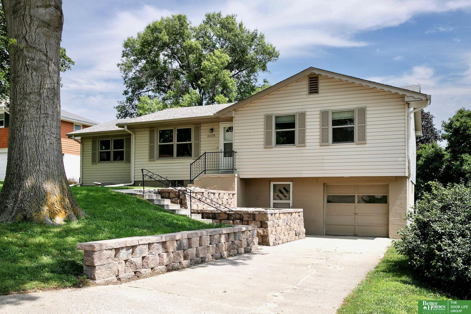 Property Photo:  2105 S 123rd Avenue  NE 68144 