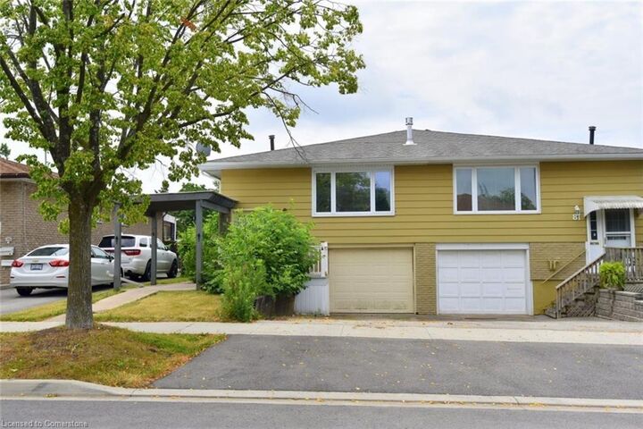 Property Photo:  79 Barrington Drive  ON L3C 5Z8 