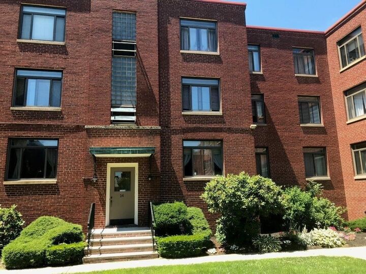 Property Photo:  14 Ashland St 2R  MA 01609