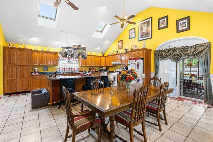 Property Photo:  9 Avon St  MA 01906 