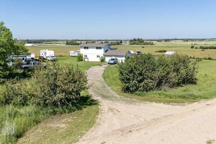 Property Photo: 36258 Range Road 275 AB T4S 2L9