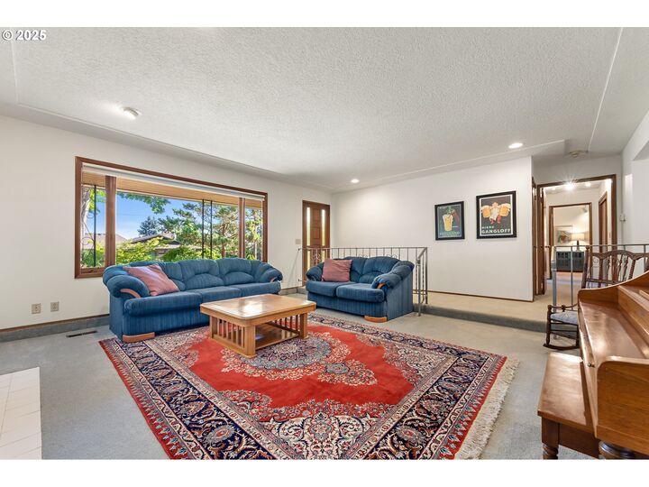 Property Photo:  14646 NE Weidler St  OR 97230 