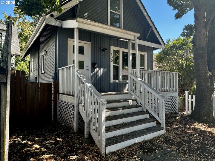 Property Photo:  230 14th St  OR 97301 