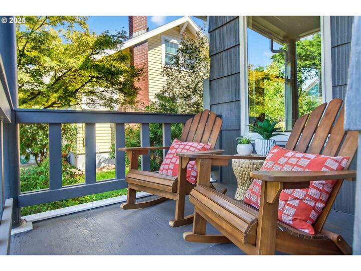 Property Photo:  1544 SE Bidwell St  OR 97202 
