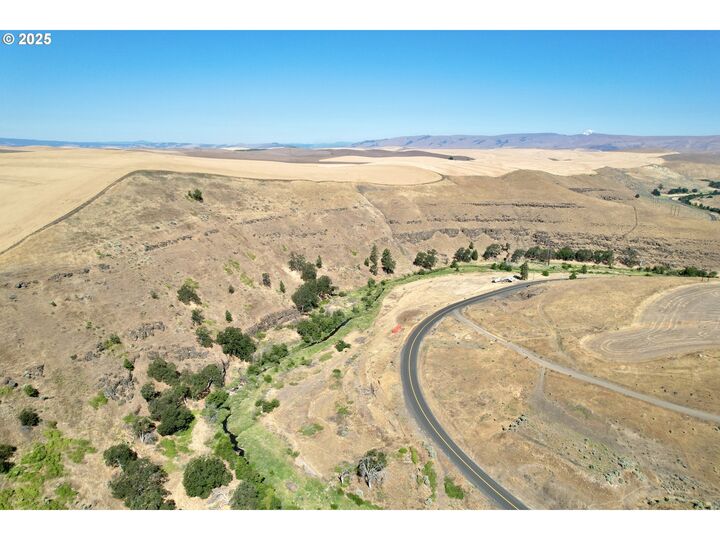 Property Photo: 7000 Fifteen Mile Rd OR 97058
