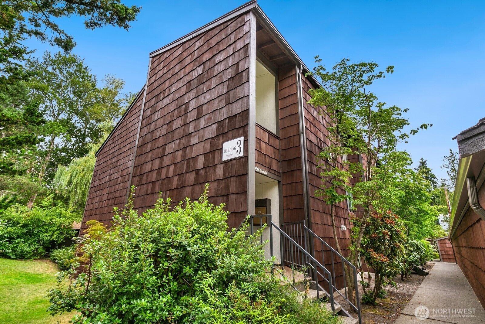 Property Photo:  2300 NE 89th Street 8905  WA 98115 