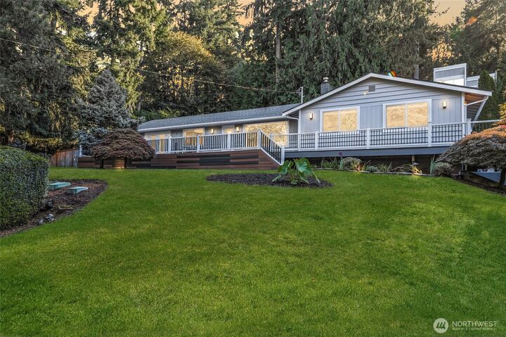 1136  205th Avenue NE  Sammamish WA 98074 photo
