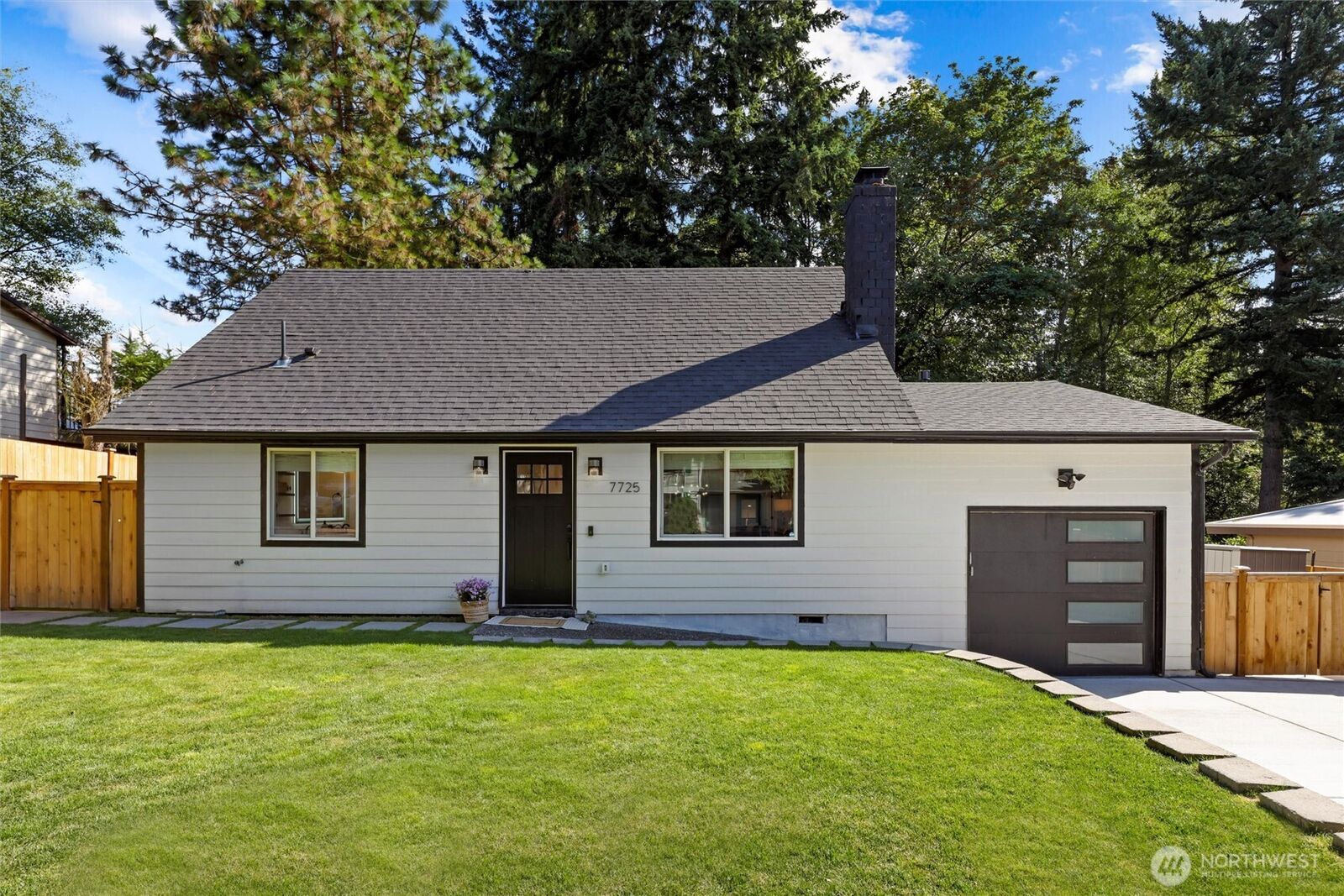 Property Photo: 7725 NE 142nd Pl WA 98034