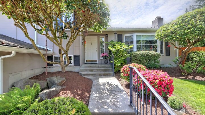Property Photo: 13735 SE 172nd Street WA 98058