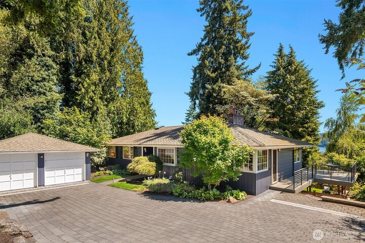 Property Photo:  16524  37th Avenue NE  WA 98155 