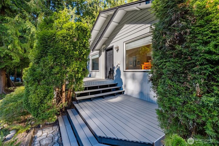 Property Photo:  534  Hilltop Drive  WA 98284 
