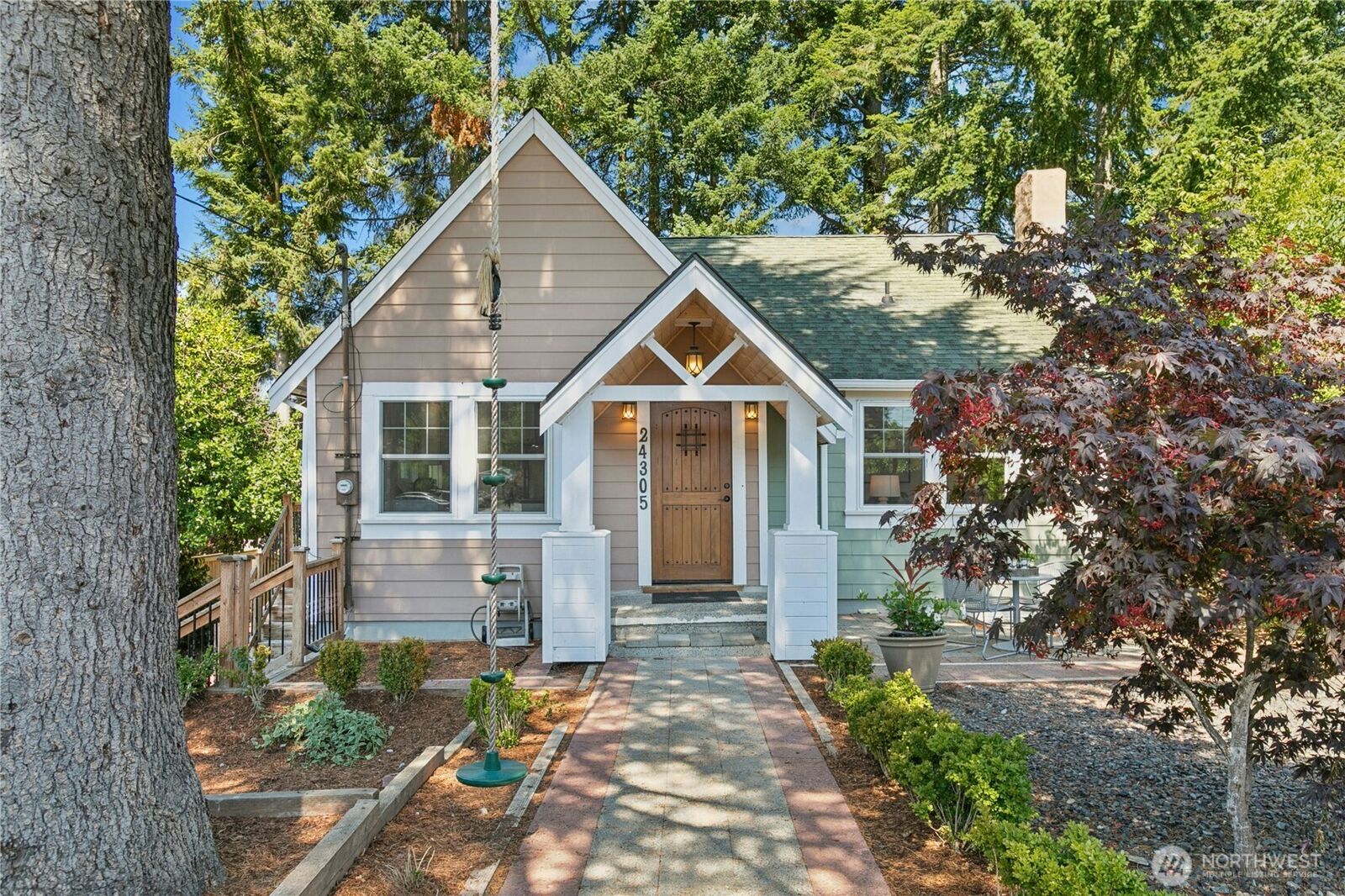 Property Photo:  24305  90th Avenue W  WA 98026 