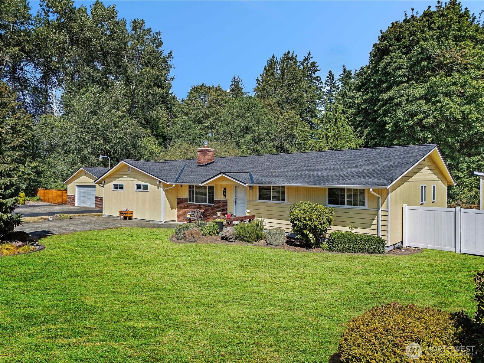 Property Photo: 2727 108th E WA 98372