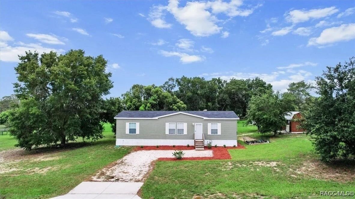 Property Photo: 8054 E Shetland Lane FL 34436