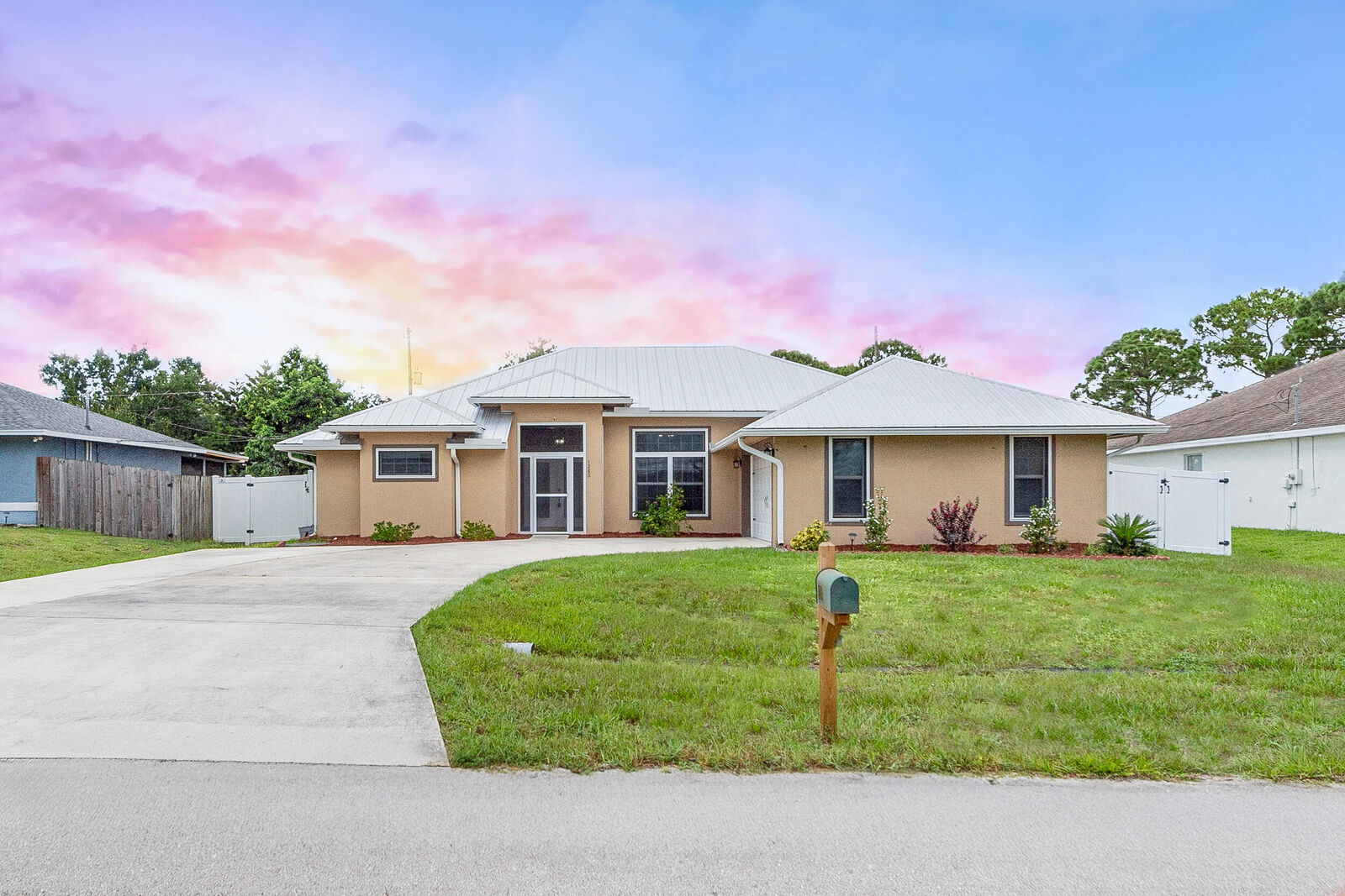 Property Photo: 1280 SW Kalevala Drive FL 34953