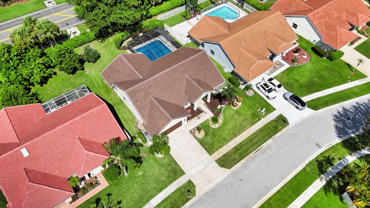 Property Photo:  5693 Lake Shore Village Circle  FL 33463 