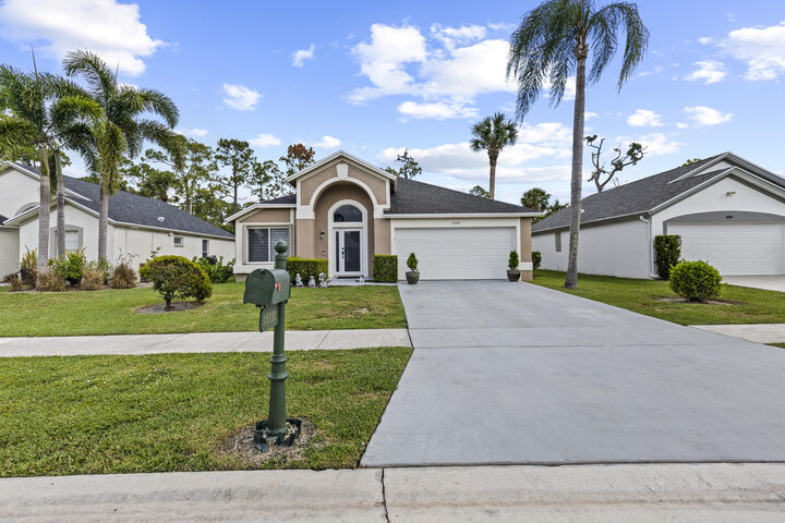 Property Photo: 15193 Oak Chase Court FL 33414