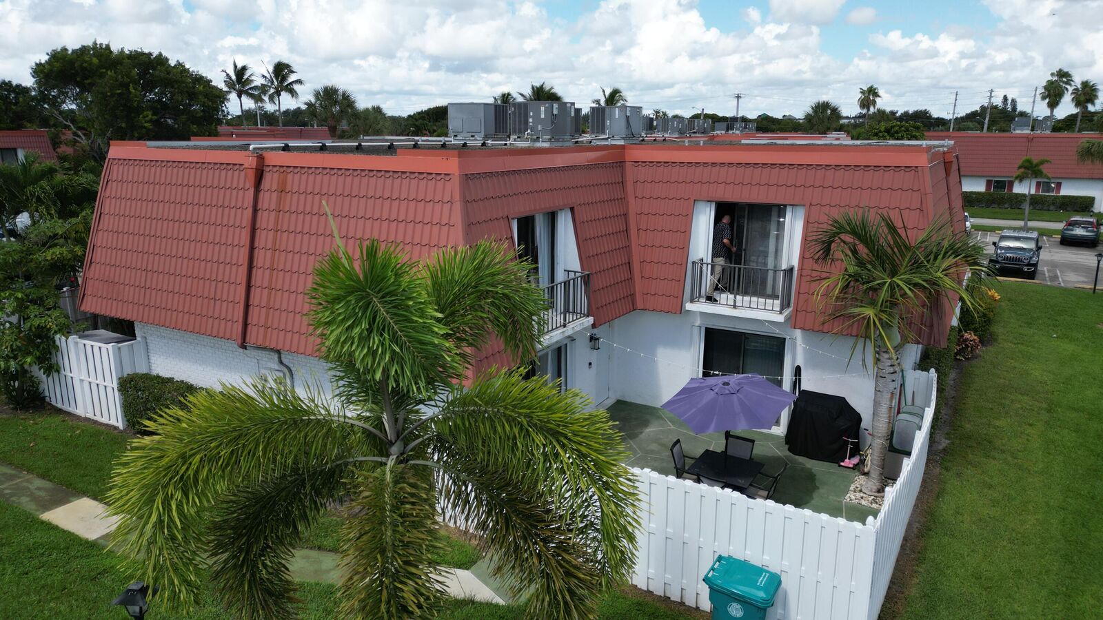 Property Photo: 1425 Oxford Lane FL 33426