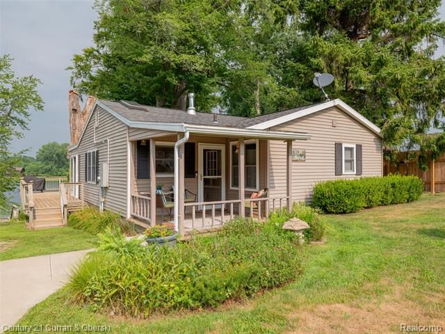 Property Photo: 60846 N Lakeshore Drive MI 49064