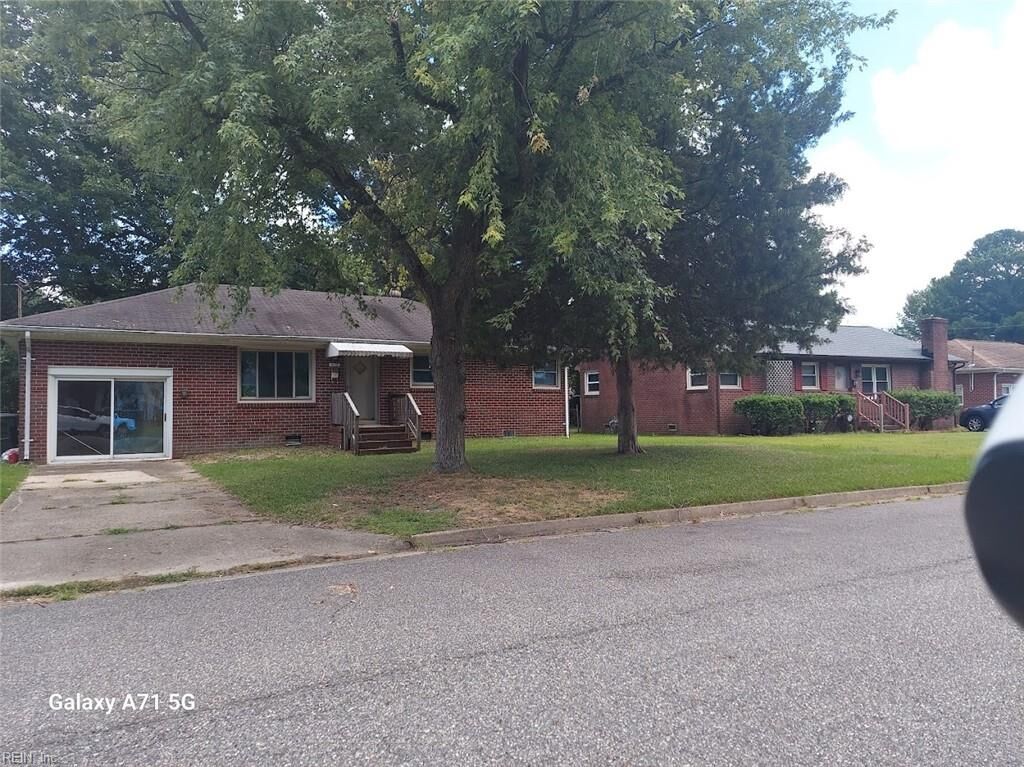 Property Photo: 4113 Candlewood Dr VA 23666