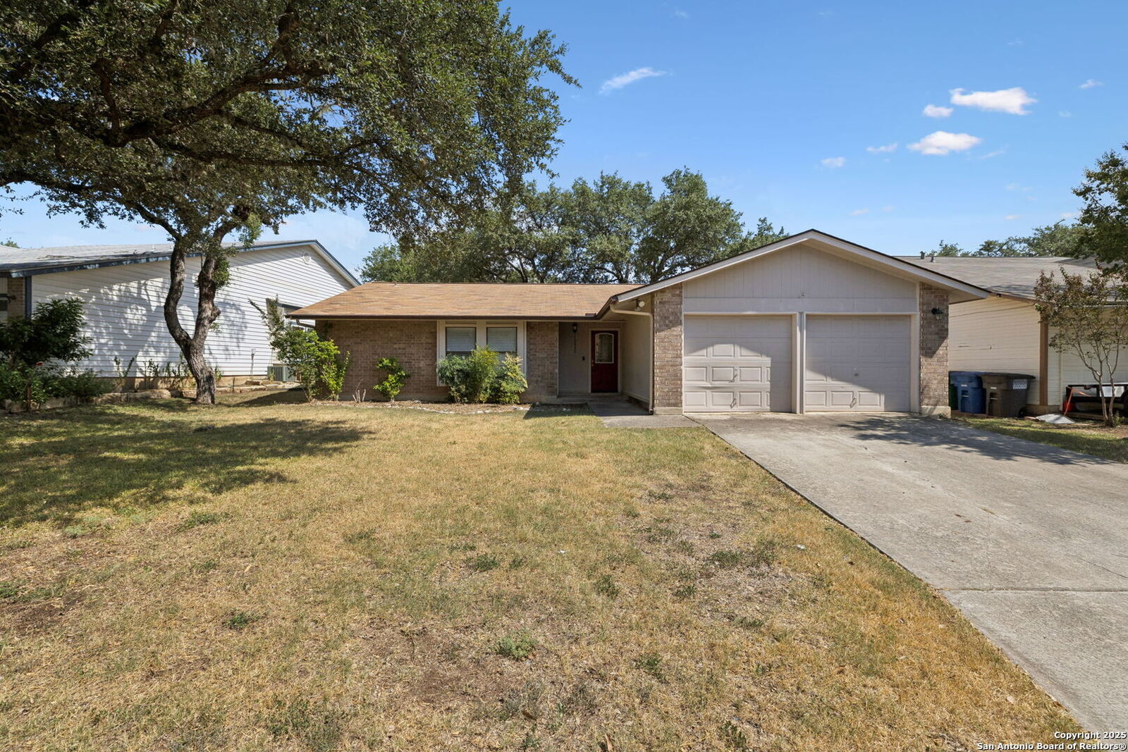 Property Photo:  10330 Country Bluff  TX 78240 