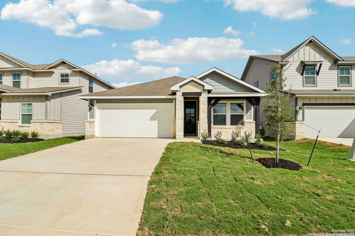 Property Photo:  823 Shatterhand Blvd  TX 78260 