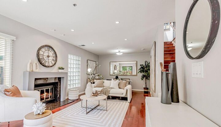 Property Photo:  907 Cowper Street  CA 94301 