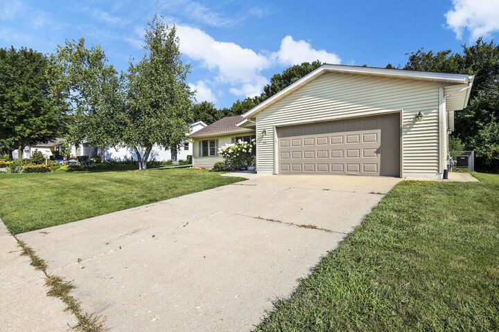 Property Photo:  726 Hemphill Avenue  WI 53534 