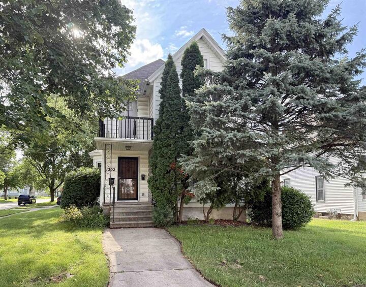 Property Photo:  1202 Vine Street  WI 53511 