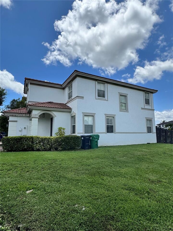 Property Photo: 7886 NW 110th Ave FL 33178
