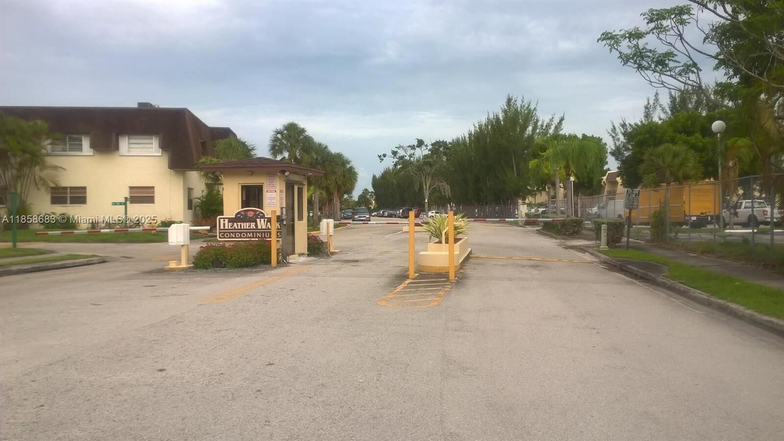 Property Photo: 9105 SW 137th Ter 8-4 FL 33176