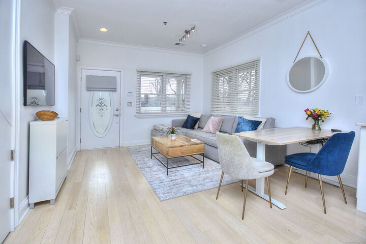 Property Photo:  20 Cross Street 10  CT 06880 