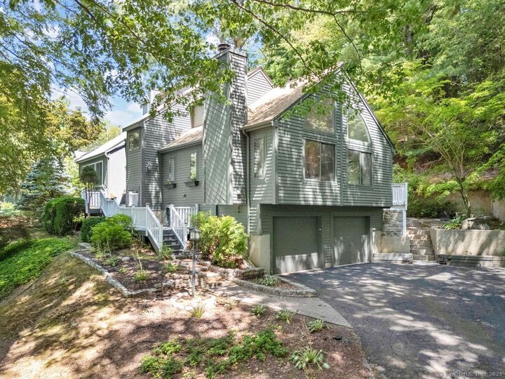 Property Photo:  80 Greentree Drive  CT 06033 