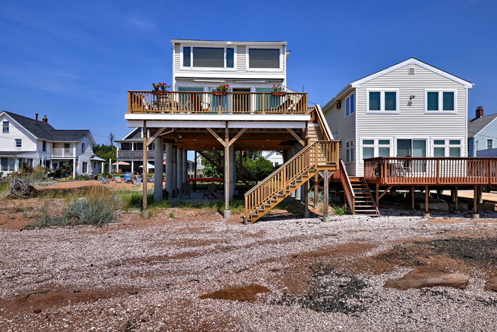 Property Photo:  4 Cambridge Court  CT 06512 