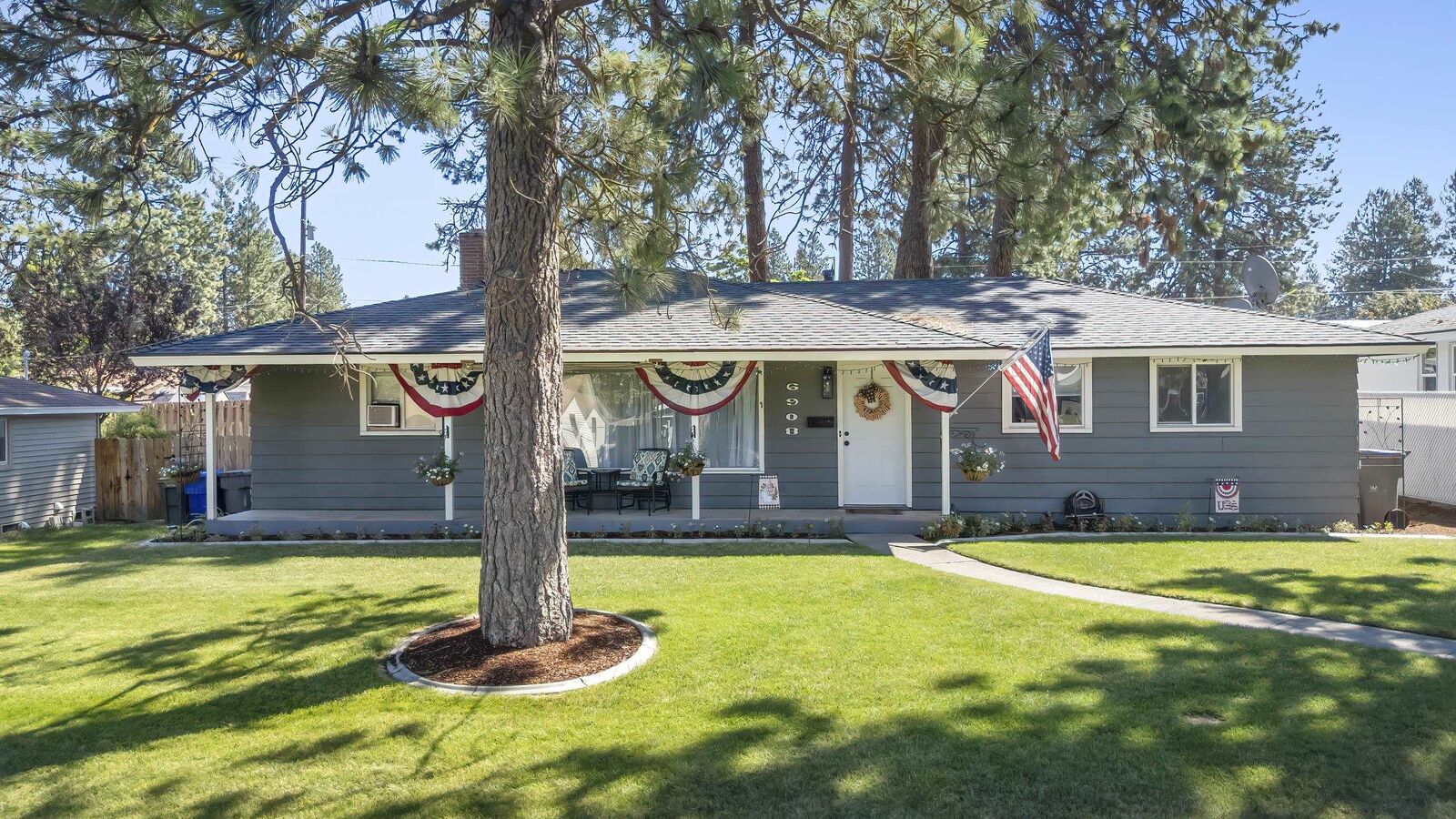 Property Photo:  6908 N Washington St  WA 99208 