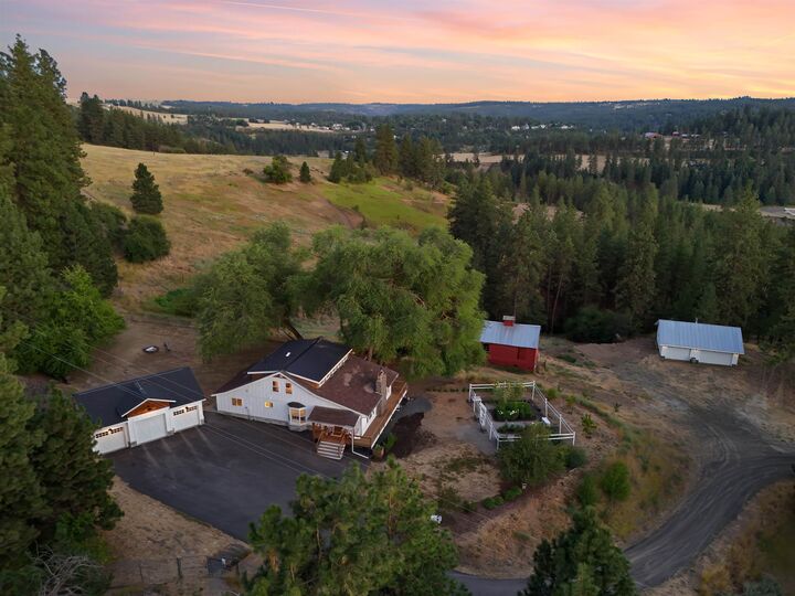 2206 E Pine Hill Ln  Spokane WA 99224 photo