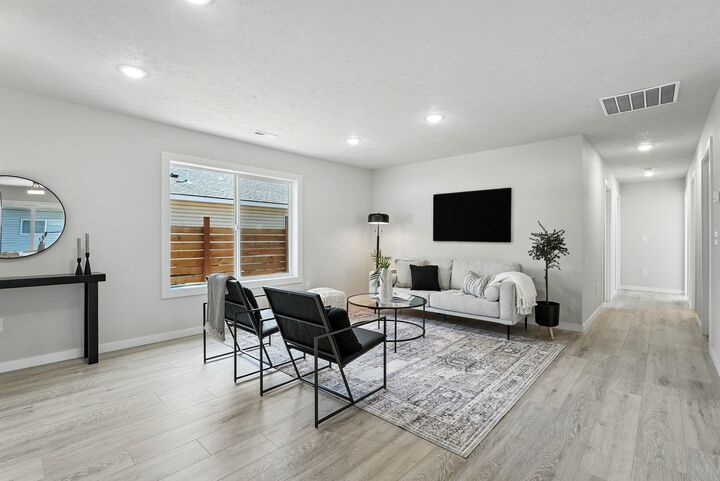 Property Photo: 4720 E Frederick Ave WA 99217